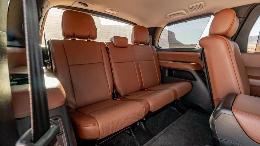 Интерьер Toyota Sequoia Platinum 2017 года  (фото 7 из 30)